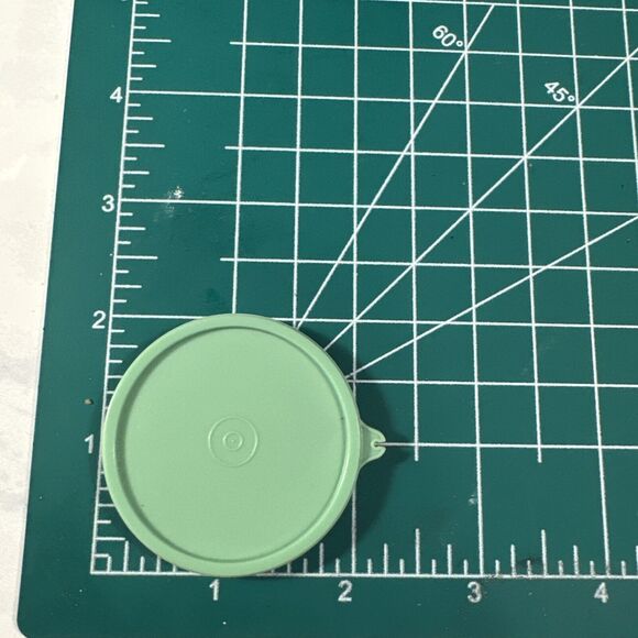 Vintage Tupperware Fridge Magnet -Wonderlier Mixing Bowl‎ Lid- Mint - Picture 4 of 4